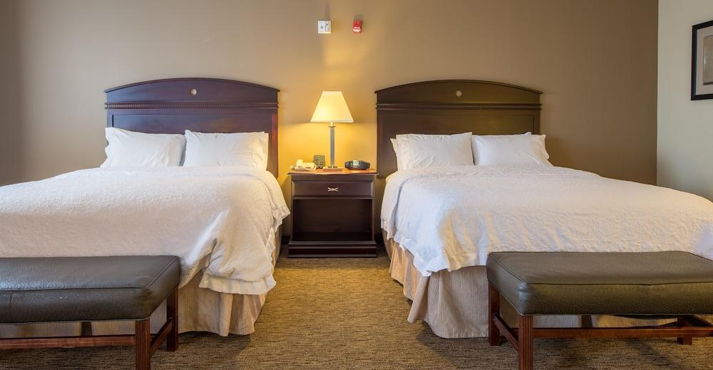 Hampton Inn & Suites Бърлингтън Екстериор снимка