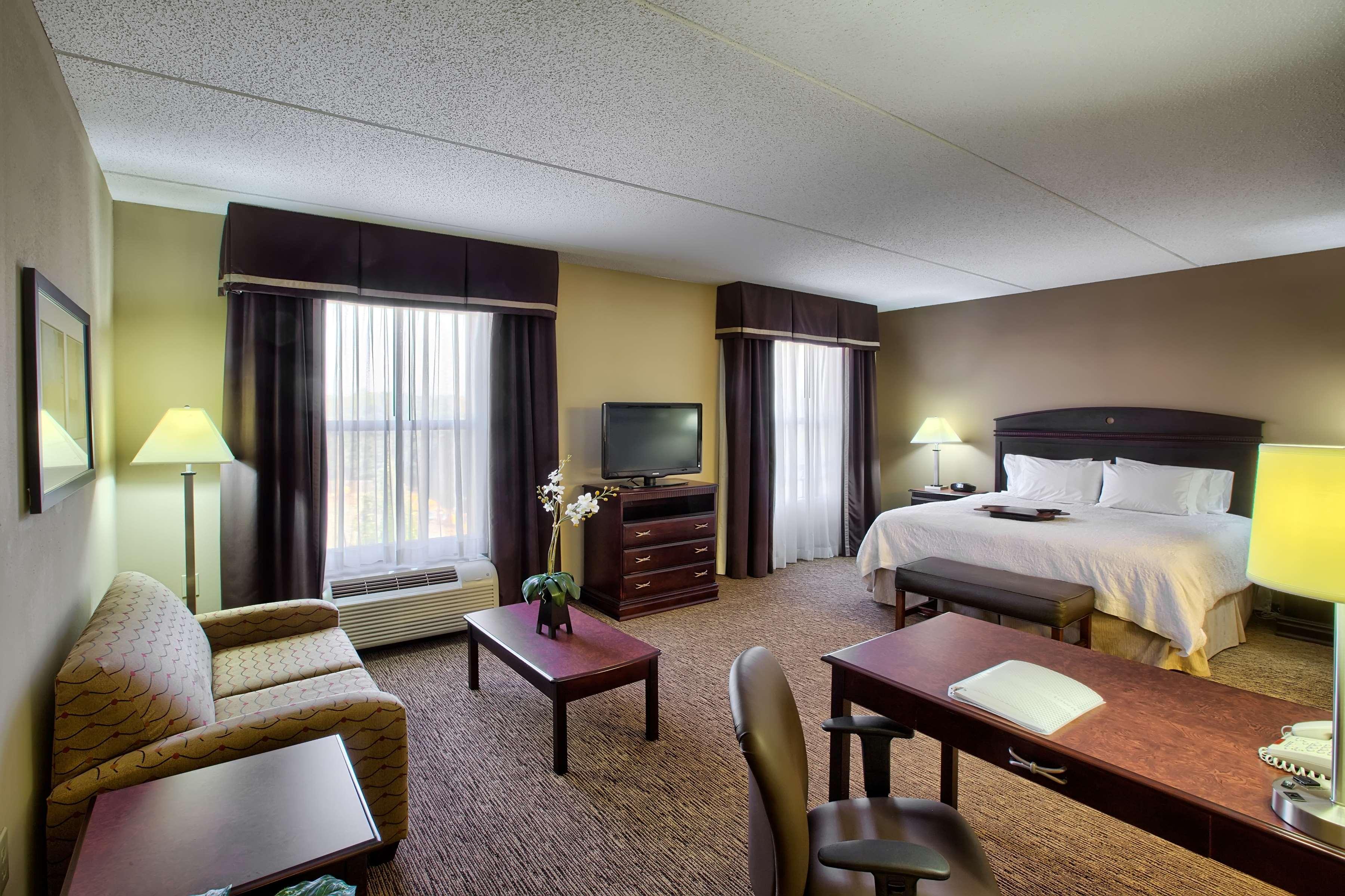 Hampton Inn & Suites Бърлингтън Екстериор снимка