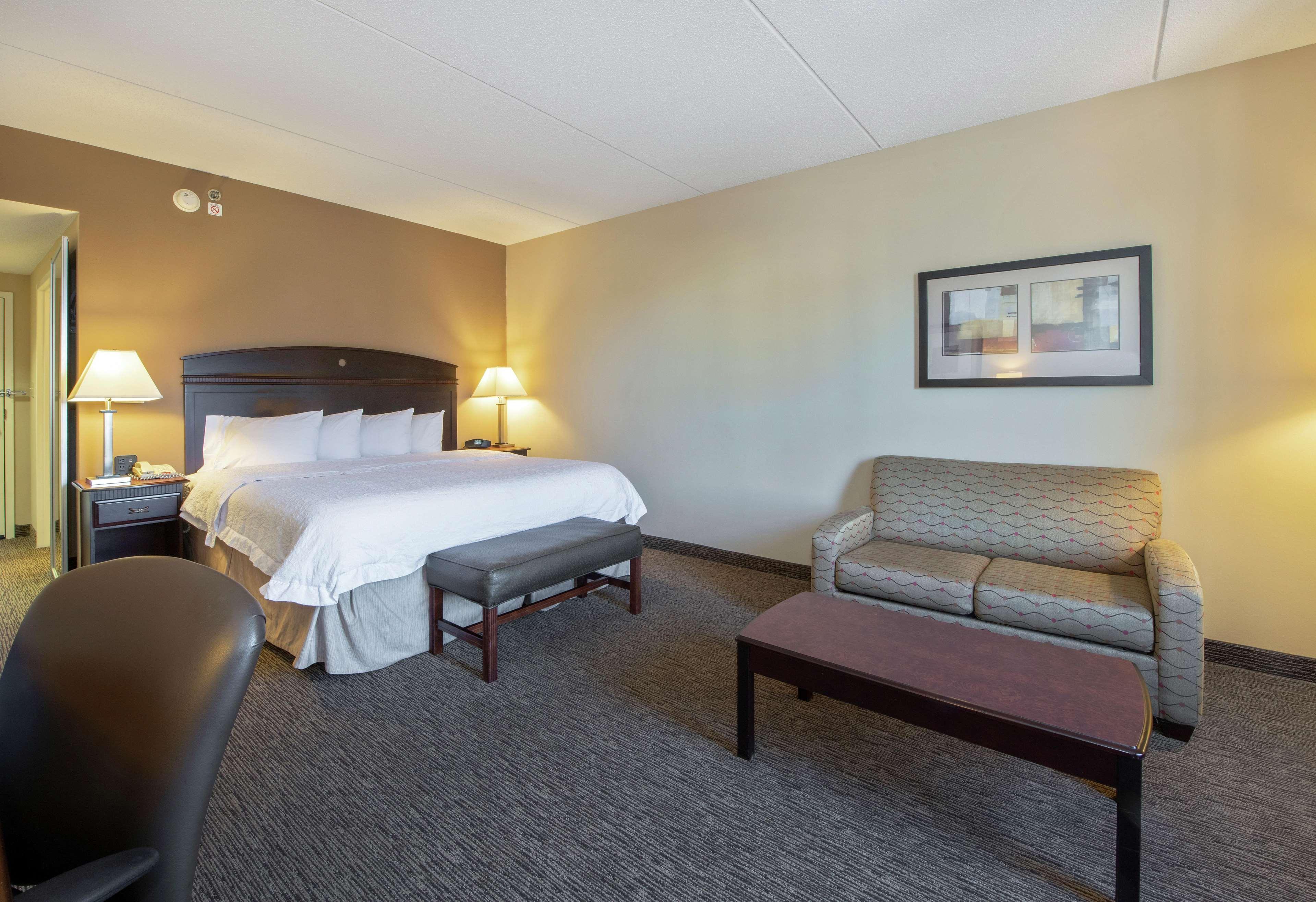 Hampton Inn & Suites Бърлингтън Екстериор снимка