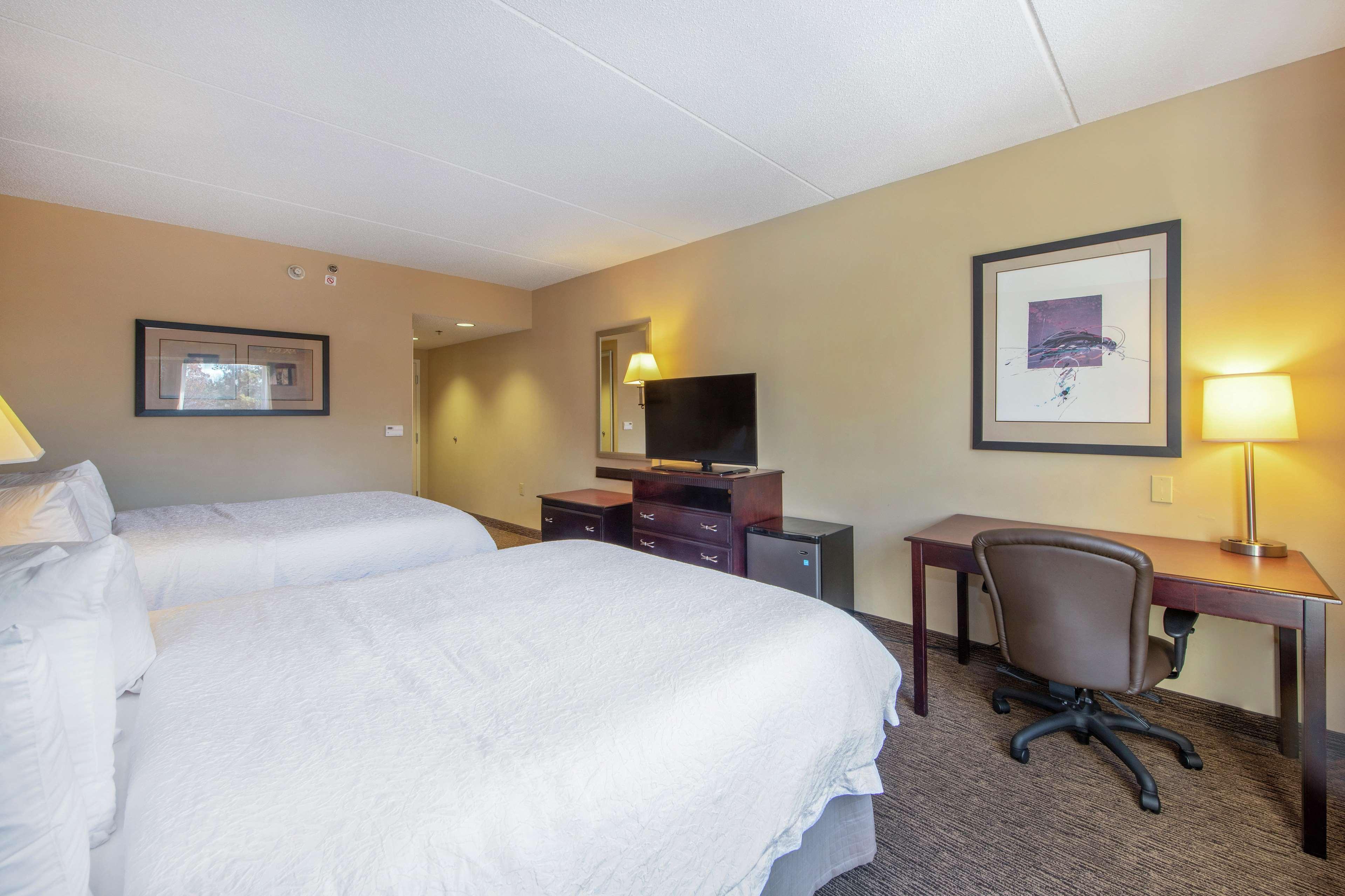 Hampton Inn & Suites Бърлингтън Екстериор снимка