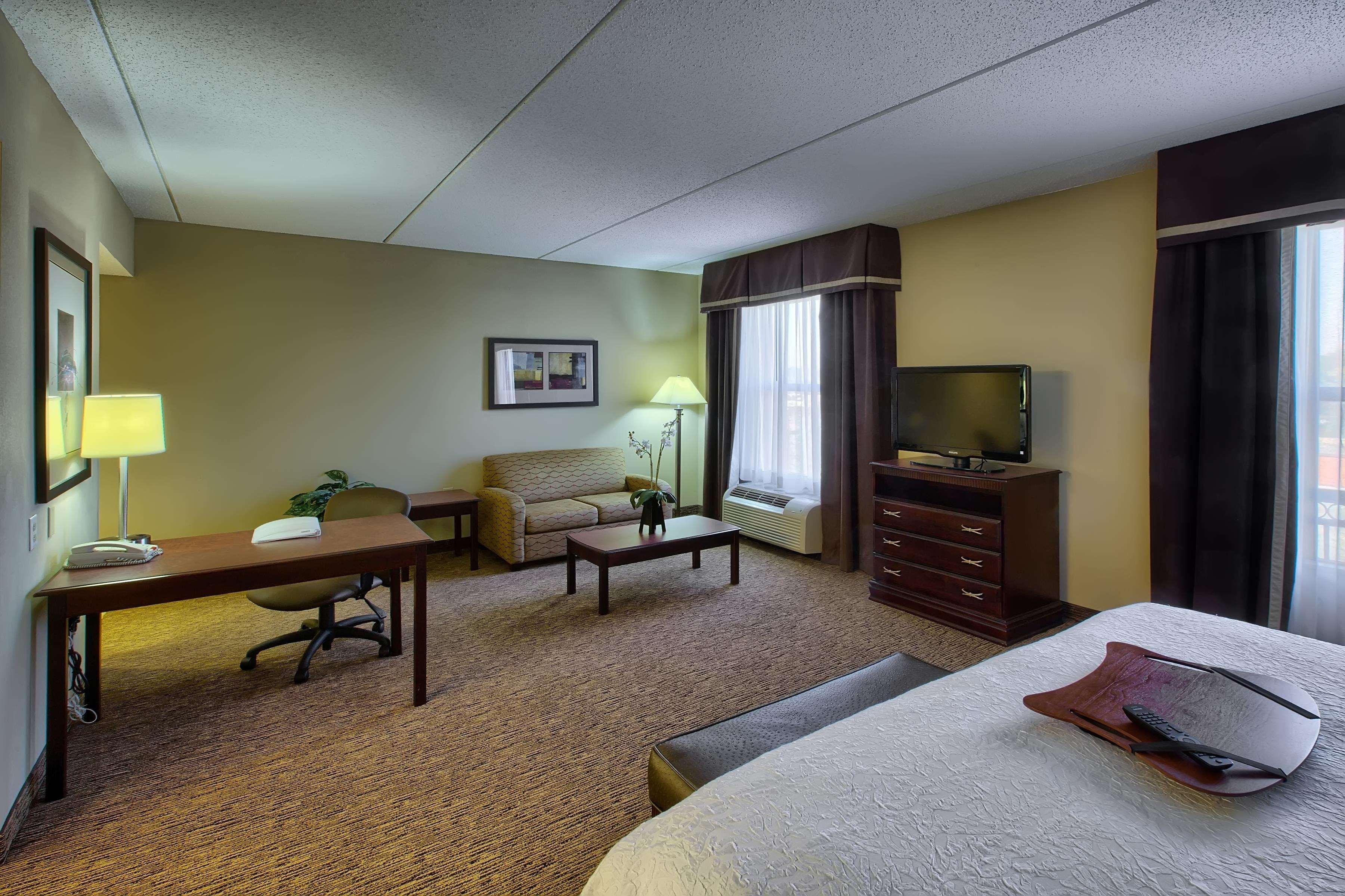 Hampton Inn & Suites Бърлингтън Екстериор снимка