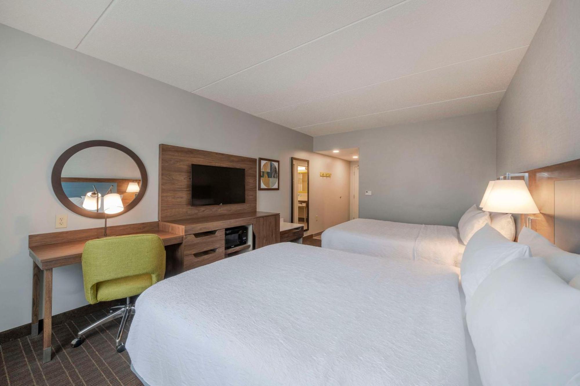 Hampton Inn & Suites Бърлингтън Екстериор снимка