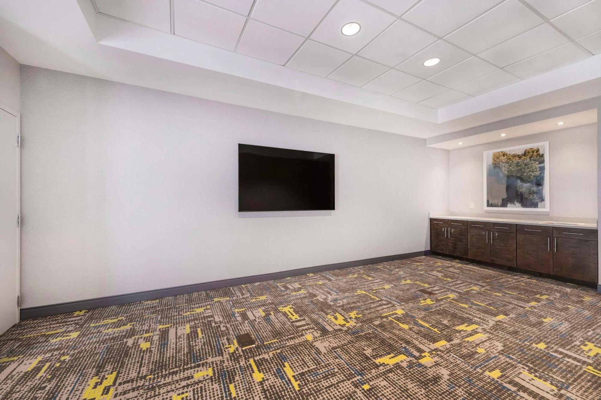 Hampton Inn & Suites Бърлингтън Екстериор снимка