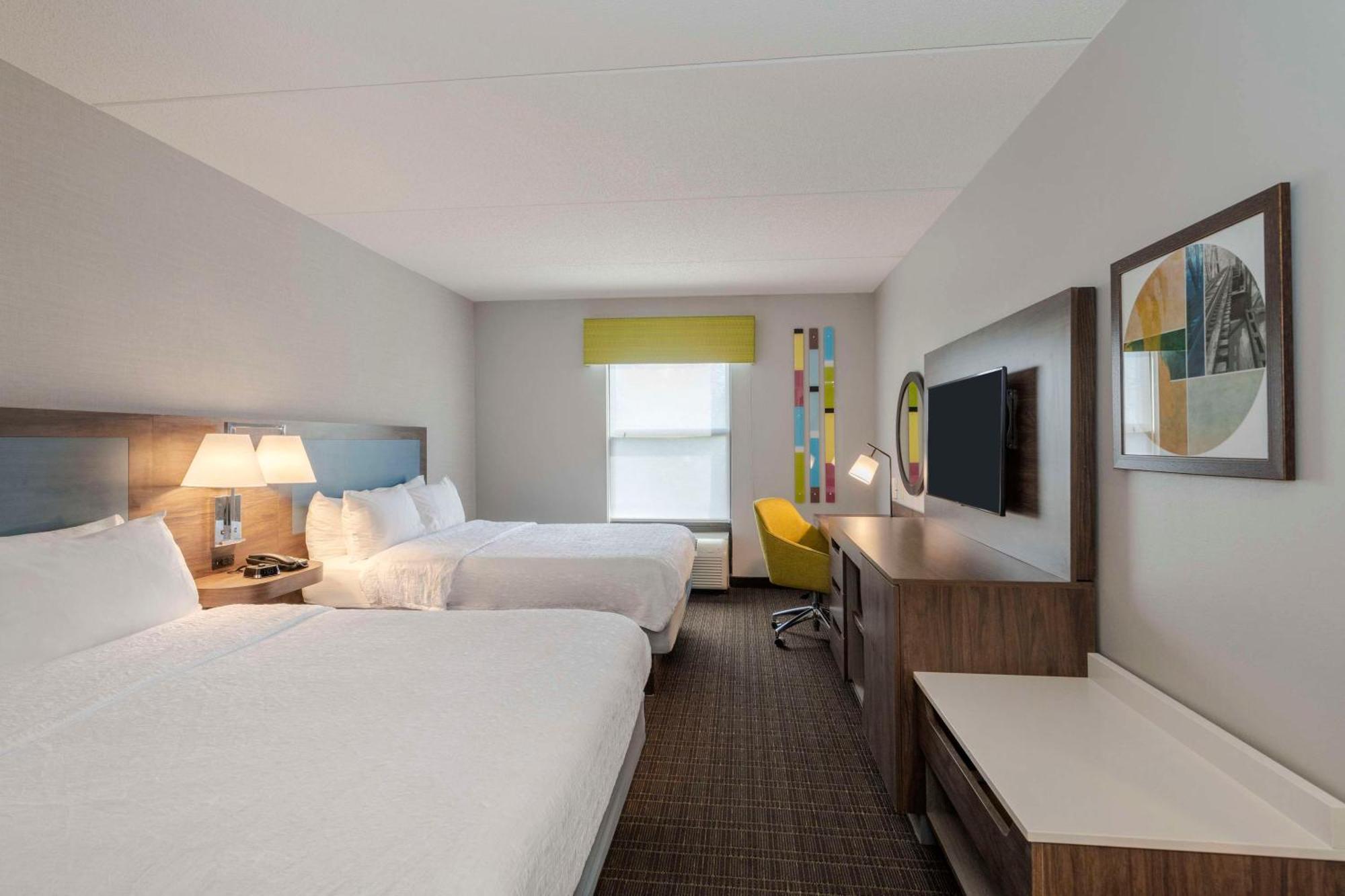 Hampton Inn & Suites Бърлингтън Екстериор снимка