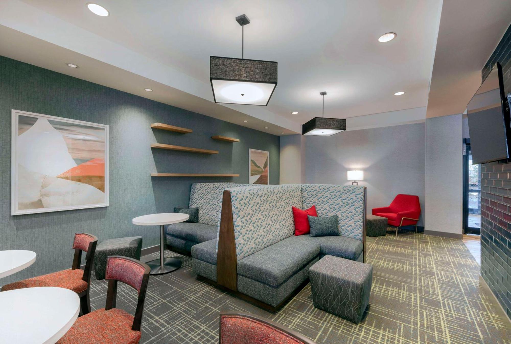 Hampton Inn & Suites Бърлингтън Екстериор снимка