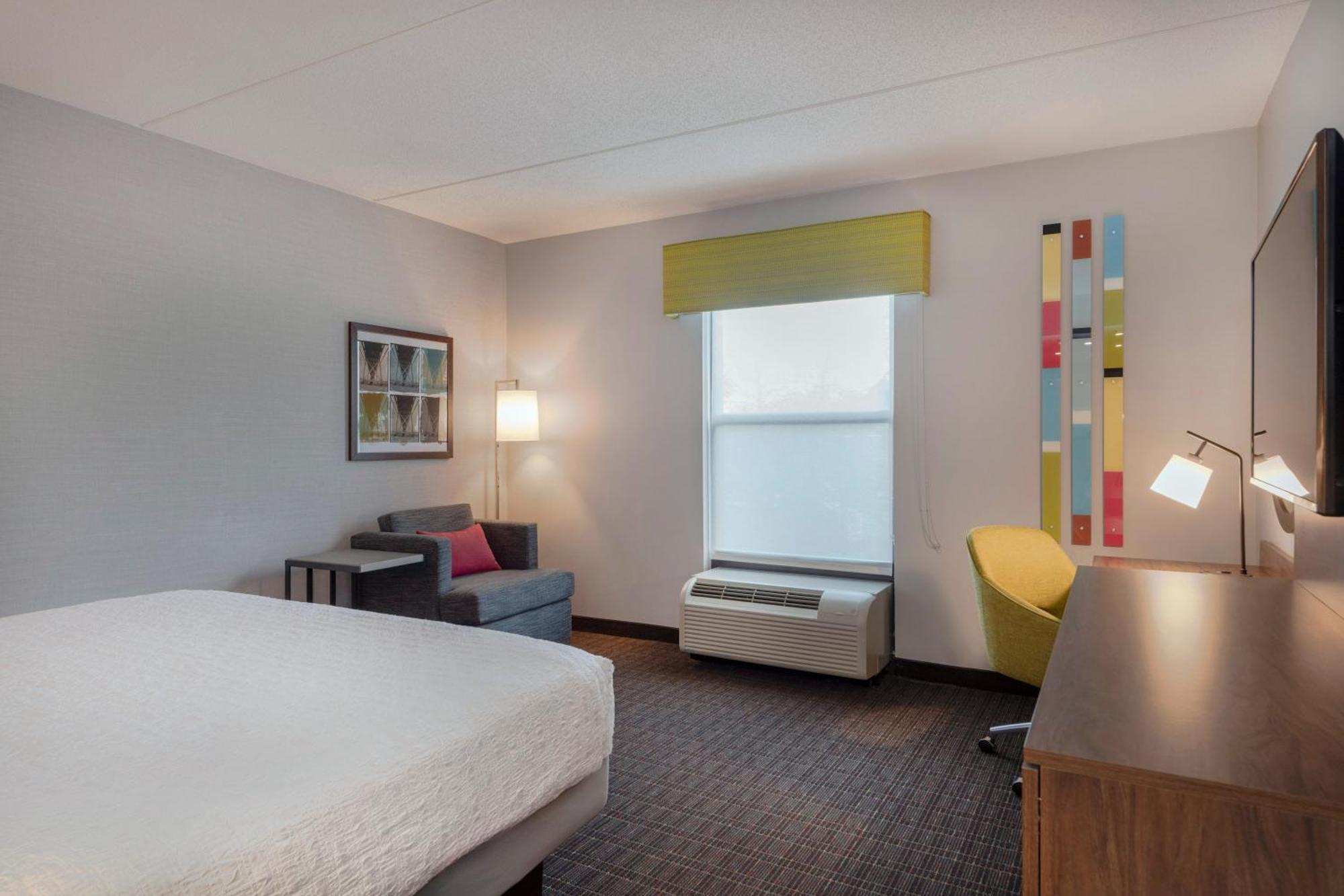 Hampton Inn & Suites Бърлингтън Екстериор снимка