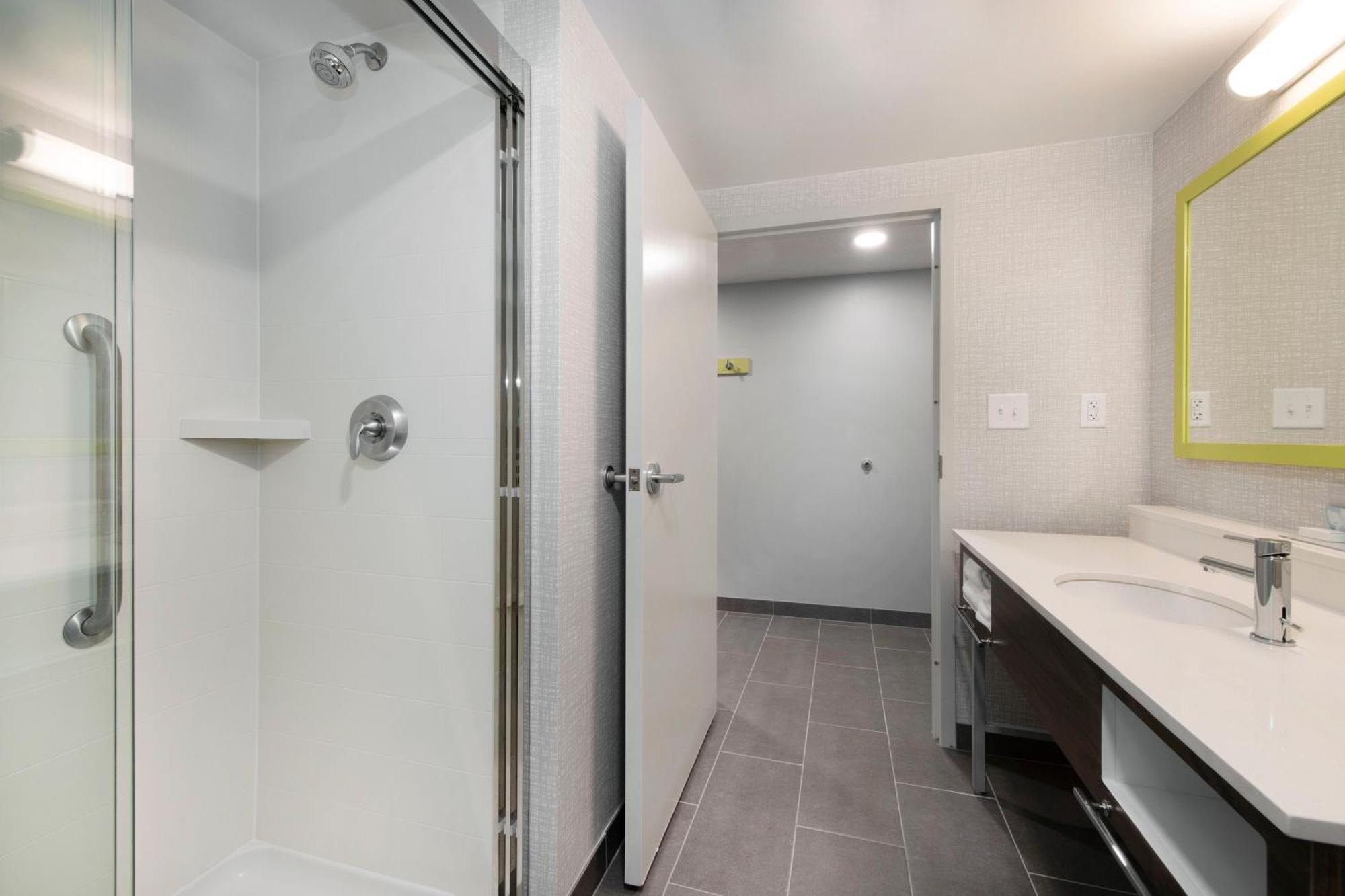 Hampton Inn & Suites Бърлингтън Екстериор снимка