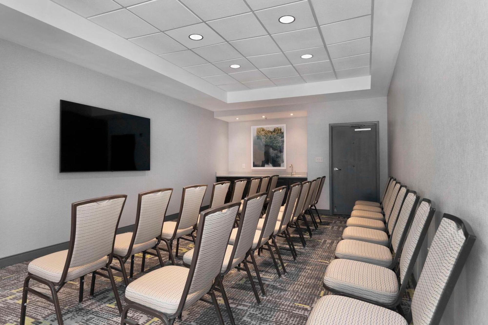 Hampton Inn & Suites Бърлингтън Екстериор снимка