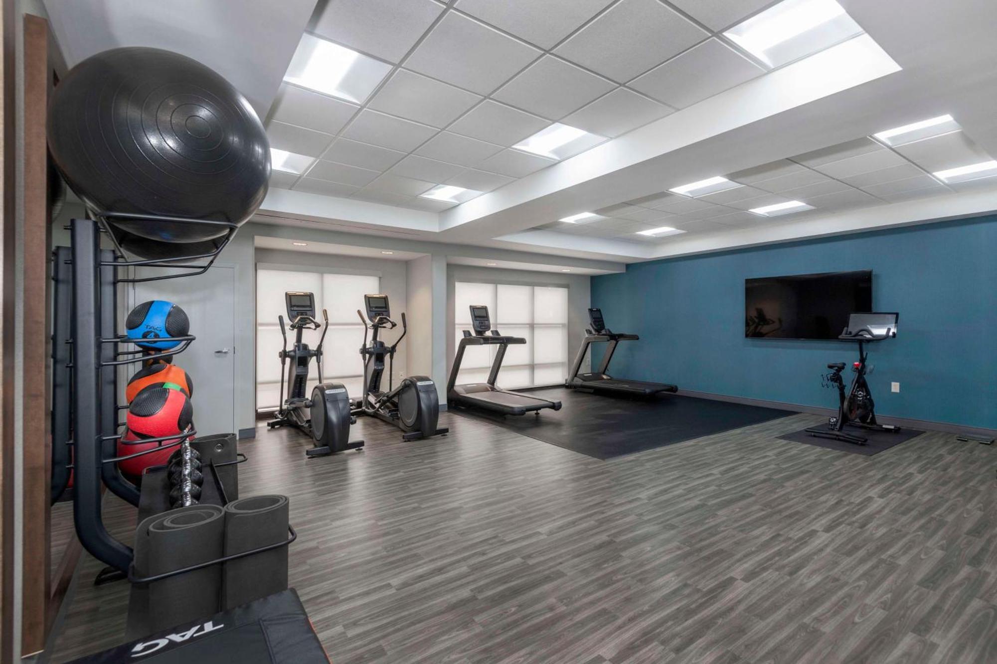 Hampton Inn & Suites Бърлингтън Екстериор снимка