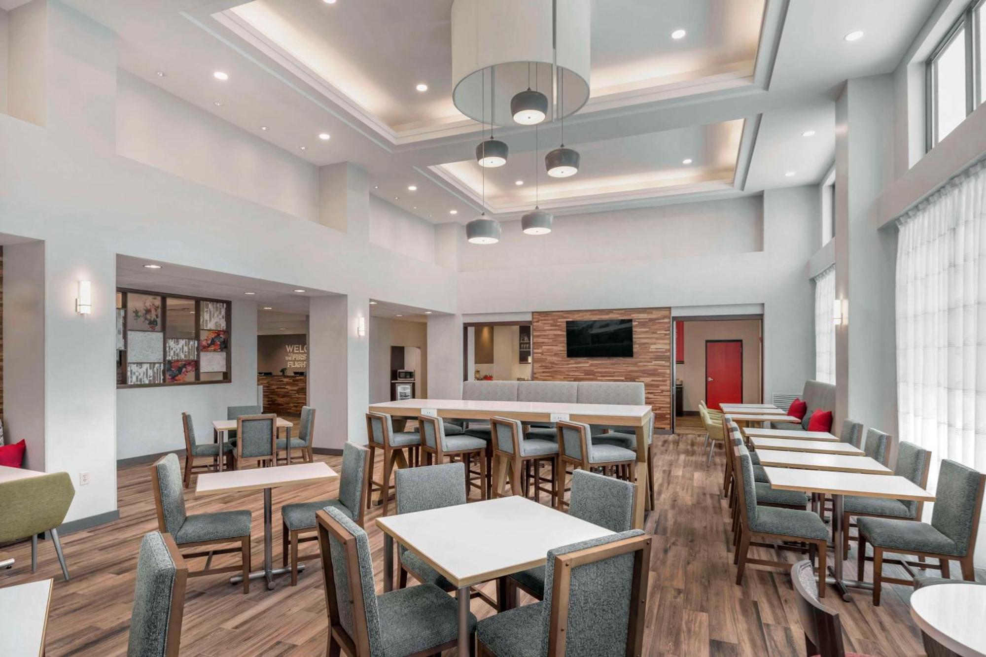 Hampton Inn & Suites Бърлингтън Екстериор снимка