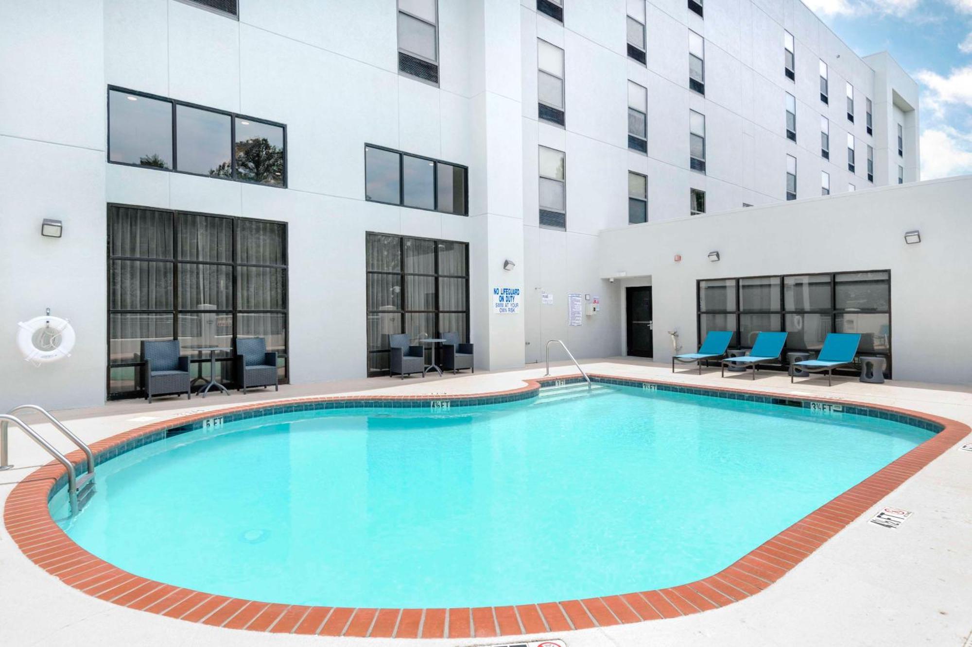 Hampton Inn & Suites Бърлингтън Екстериор снимка