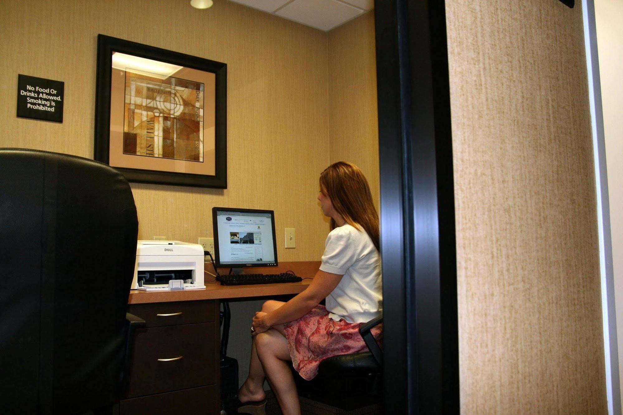 Hampton Inn & Suites Бърлингтън Съоръжения снимка